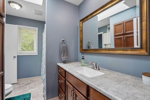 20-web-or-mls-Magnolia Ln N-S2205-020.jpg