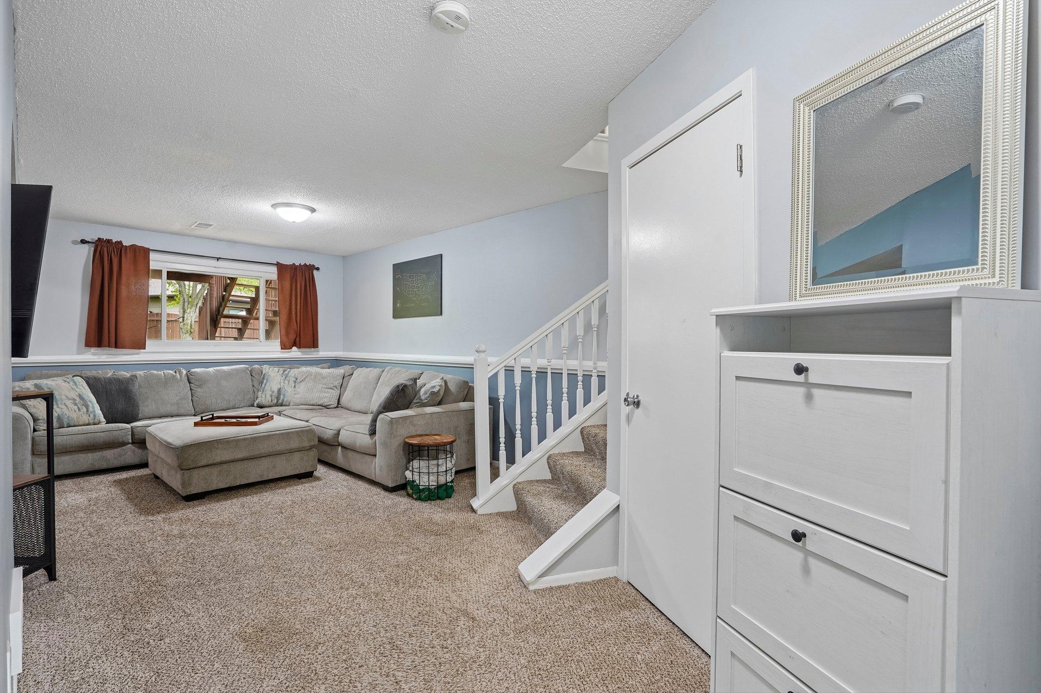 37-web-or-mls-Magnolia Ln N-S2205-037.jpg