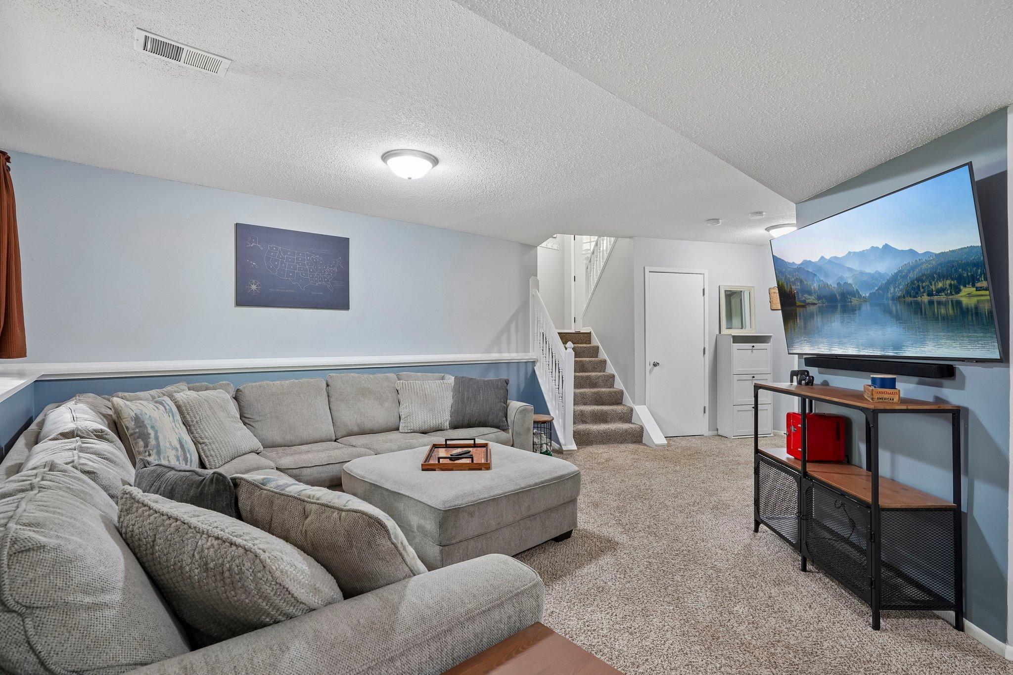 36-web-or-mls-Magnolia Ln N-S2205-036.jpg