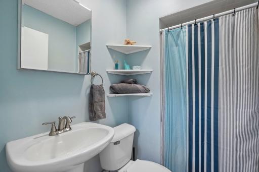 29-web-or-mls-Magnolia Ln N-S2205-029.jpg