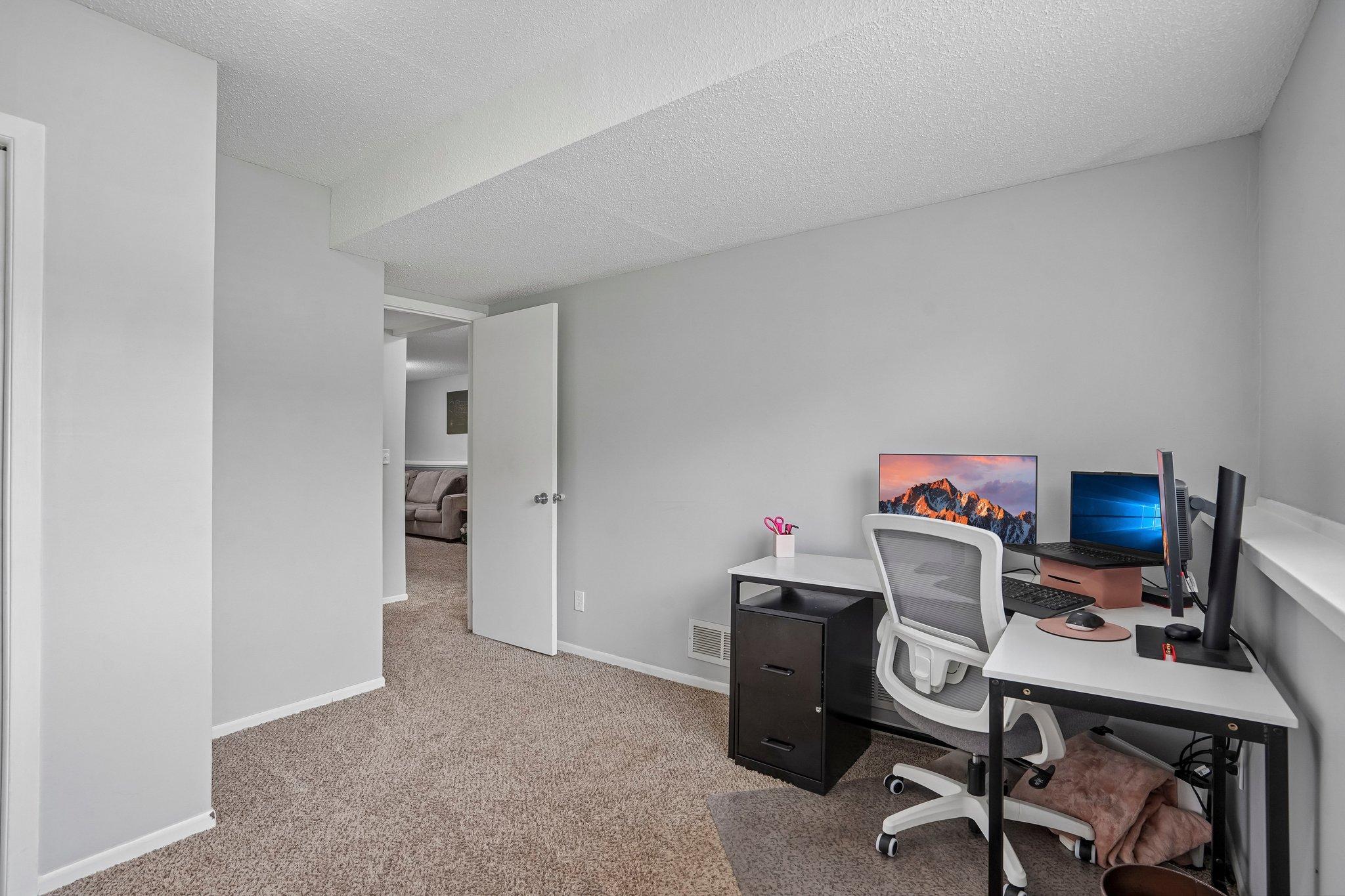 28-web-or-mls-Magnolia Ln N-S2205-028.jpg