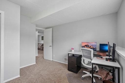 28-web-or-mls-Magnolia Ln N-S2205-028.jpg