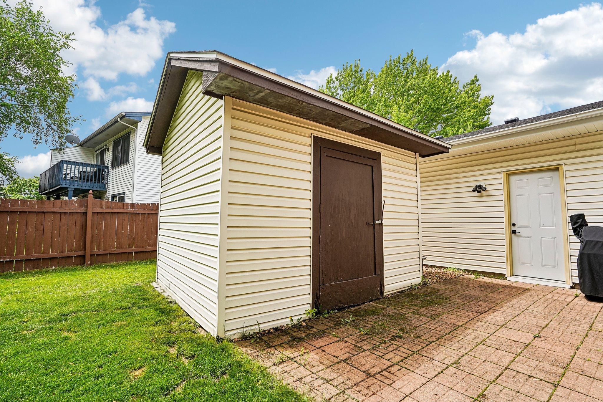 52-web-or-mls-Magnolia Ln N-S2205-053.jpg
