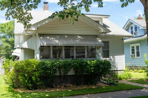 845 Rose Avenue E, Saint Paul, MN 55106