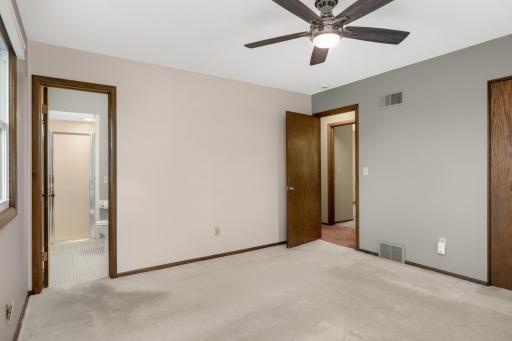 3141 Hillsboro Avenue N, Minneapolis, MN 55427