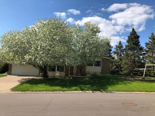 3141 Hillsboro Avenue N, Minneapolis, MN 55427