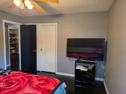 998 Overton Drive NE, Fridley, MN 55432