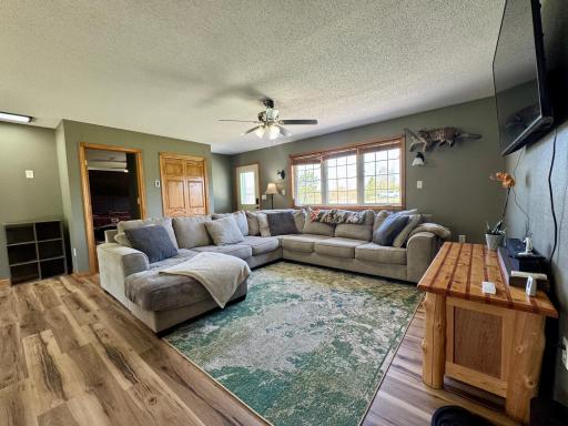 Living Room/Entry