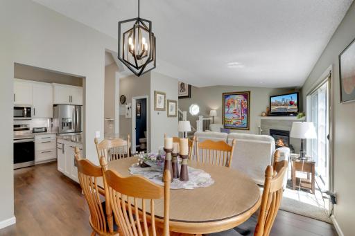 881 Kimberly Lane, Chanhassen, MN 55317
