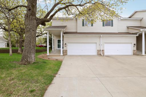 881 Kimberly Lane, Chanhassen, MN 55317
