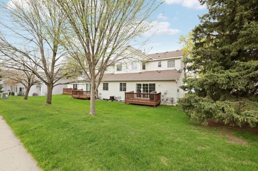 881 Kimberly Lane, Chanhassen, MN 55317