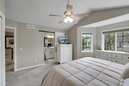 881 Kimberly Lane, Chanhassen, MN 55317