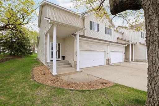 881 Kimberly Lane, Chanhassen, MN 55317