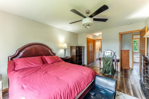 12BED02.jpg