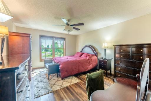 12BED01.jpg