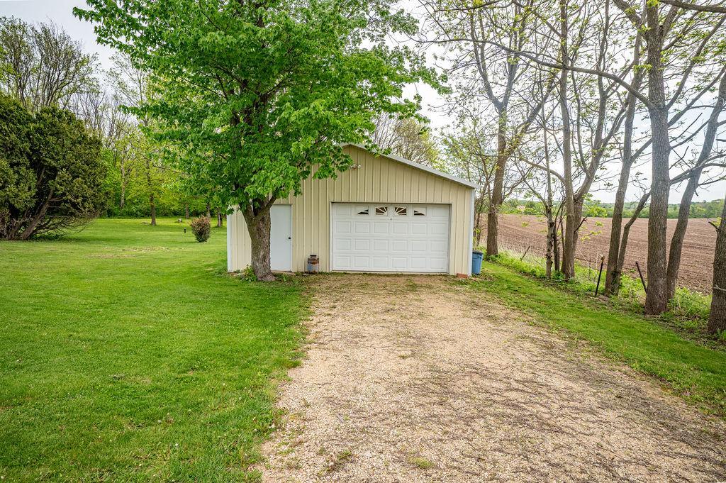 Shed w/power & concrete floor