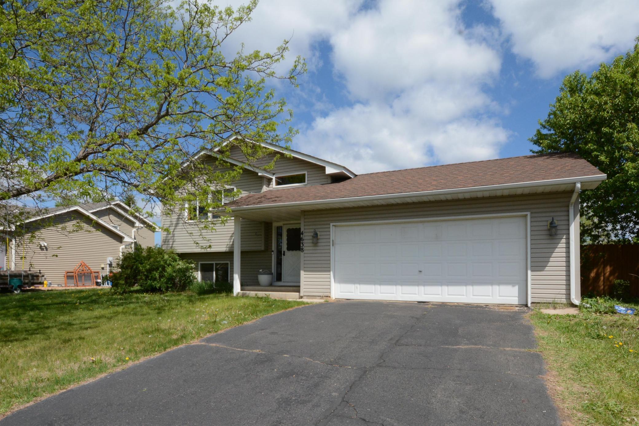 4638 Pondview Circle 01.jpg