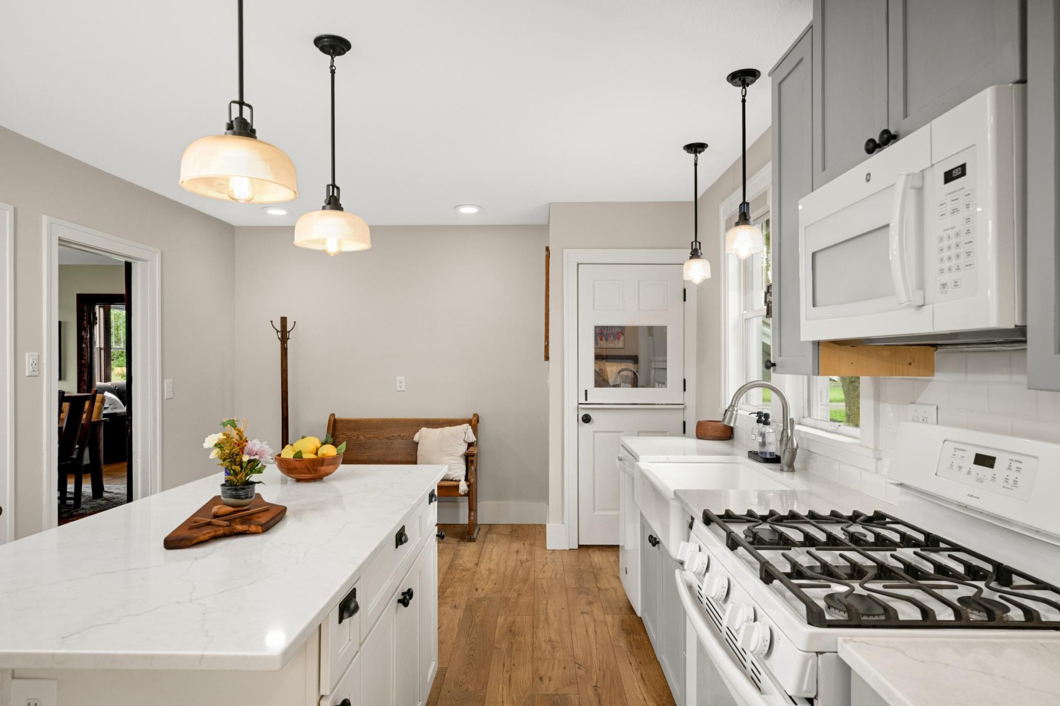 Updated kitchen that offers gas stove, and matte black hardware