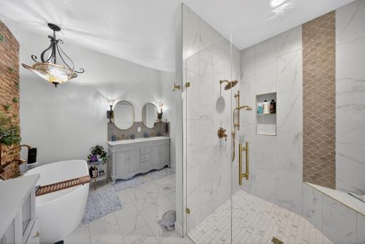 Primary bathroom /Walk- in shower