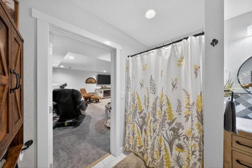 Basement full en suite bathroom