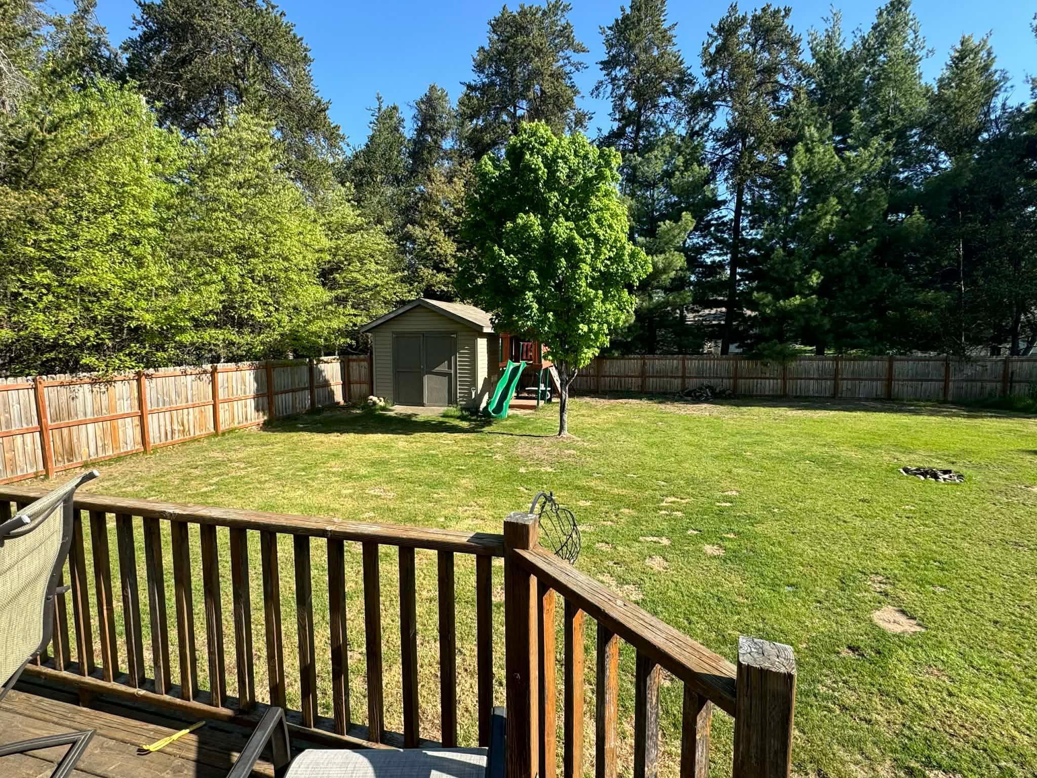 Nice deck and Shed