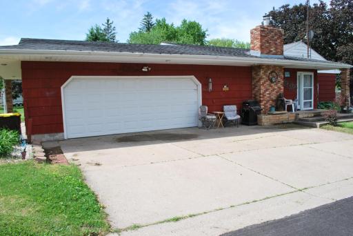 1524 N Park Street, Fairmont, MN 56031