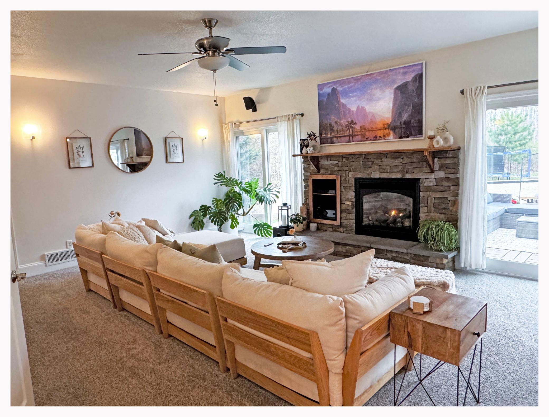 Living Room 1.jpg