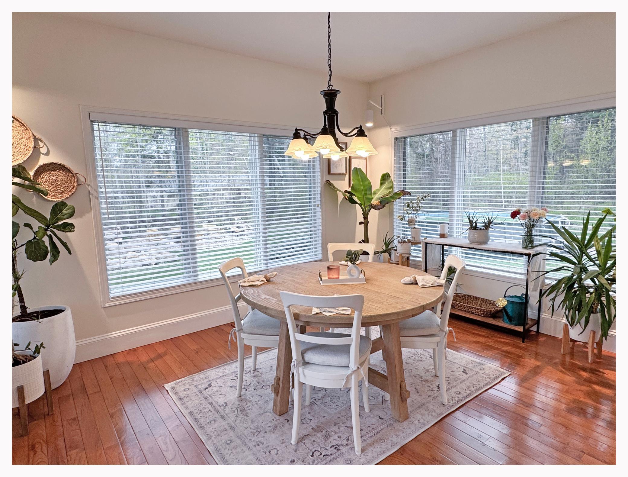 Sun Room off kitchen area.jpg