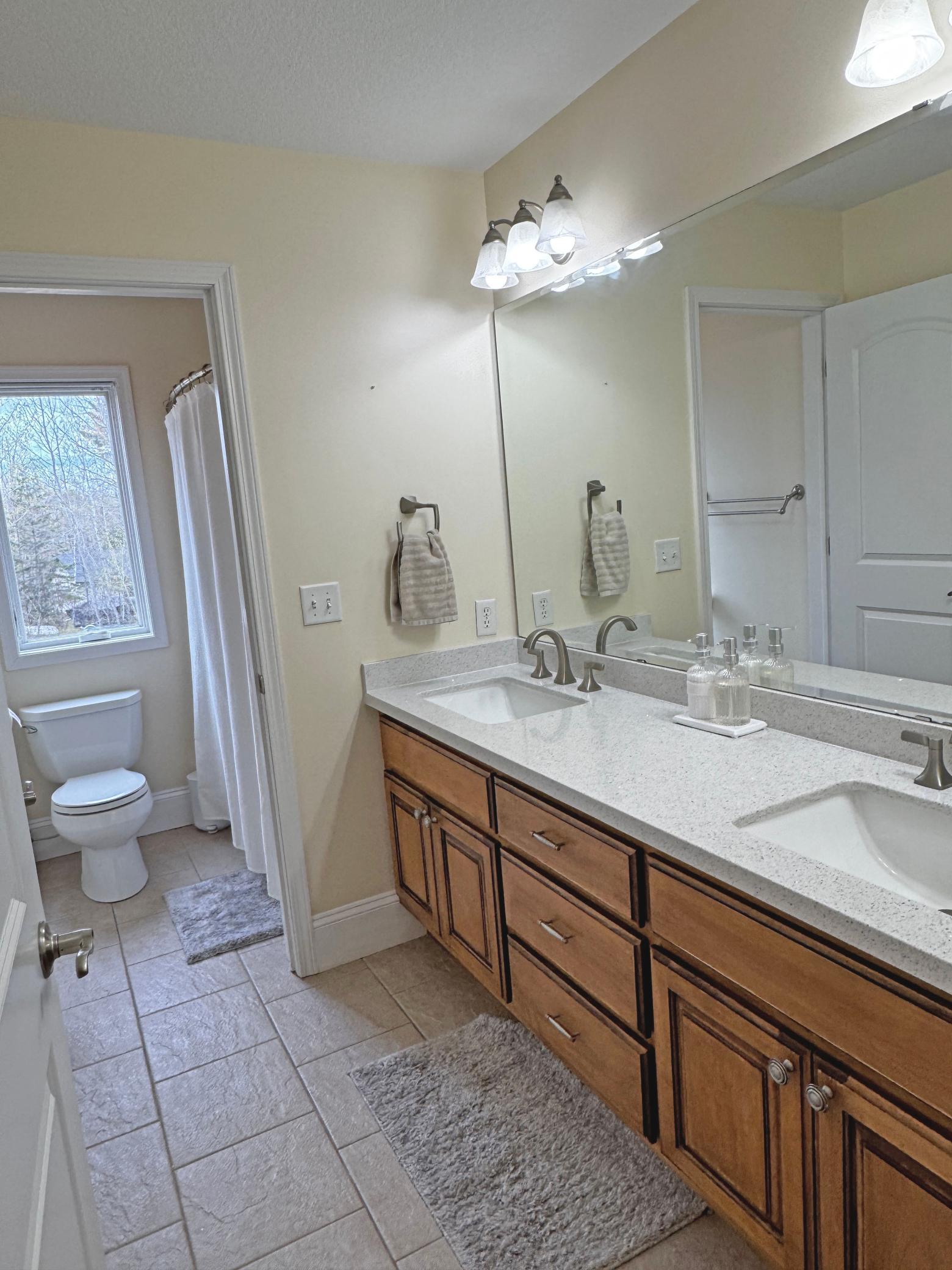 Upstairs Full Bath #1.jpg