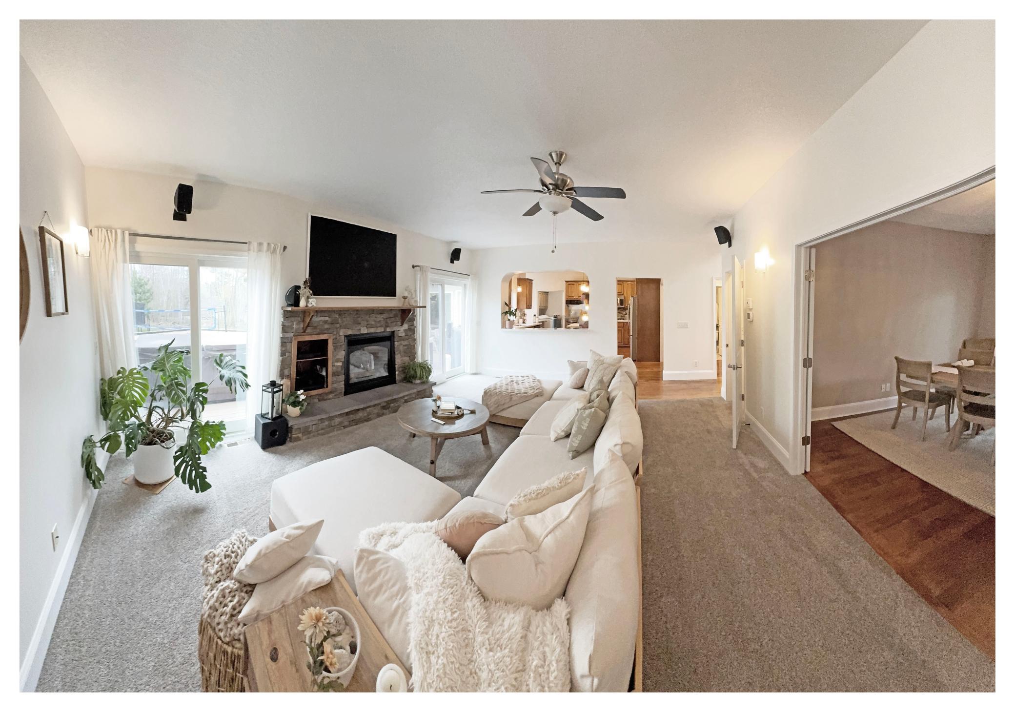 Living Room 2.jpg