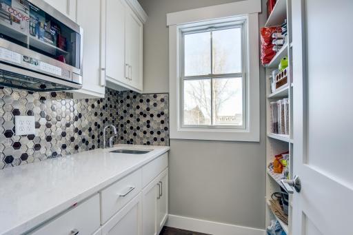 1424 Fairacre Lane SW, Willmar, MN 56201