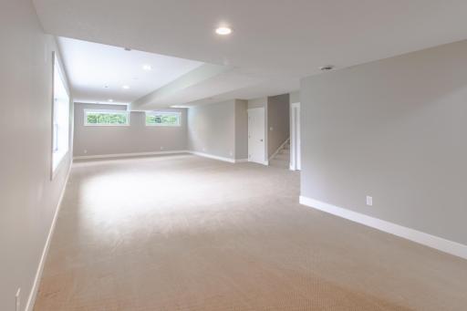 1424 Fairacre Lane SW, Willmar, MN 56201