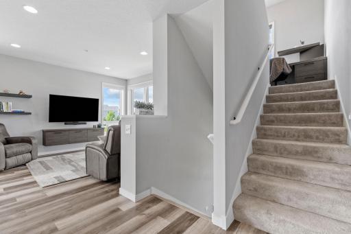 16162 Eagleview Drive, Lakeville, MN 55044