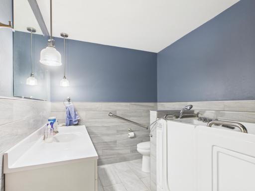 2301 S Le Homme Dieu Drive NE, Alexandria, MN 56308