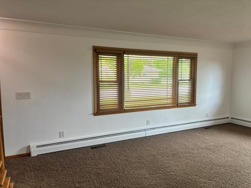 306 E 5th Street N, Truman, MN 56088