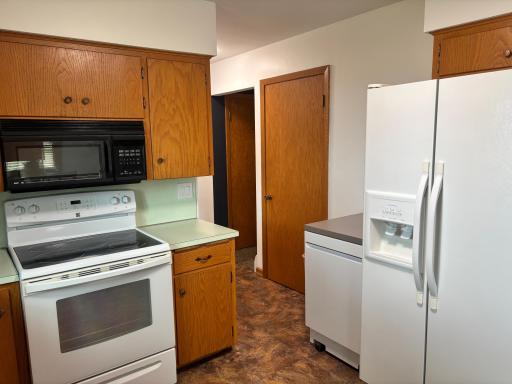 306 E 5th Street N, Truman, MN 56088