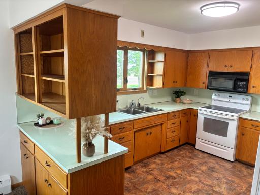 306 E 5th Street N, Truman, MN 56088