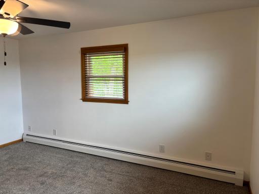 306 E 5th Street N, Truman, MN 56088