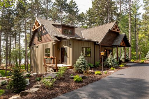 Your Ultimate Lakeside Escape Awaits.