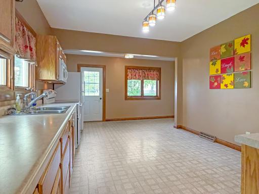 17238 County Highway 46, Vesta, MN 56292