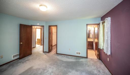 2508 Kennelly Place, Burnsville, MN 55337
