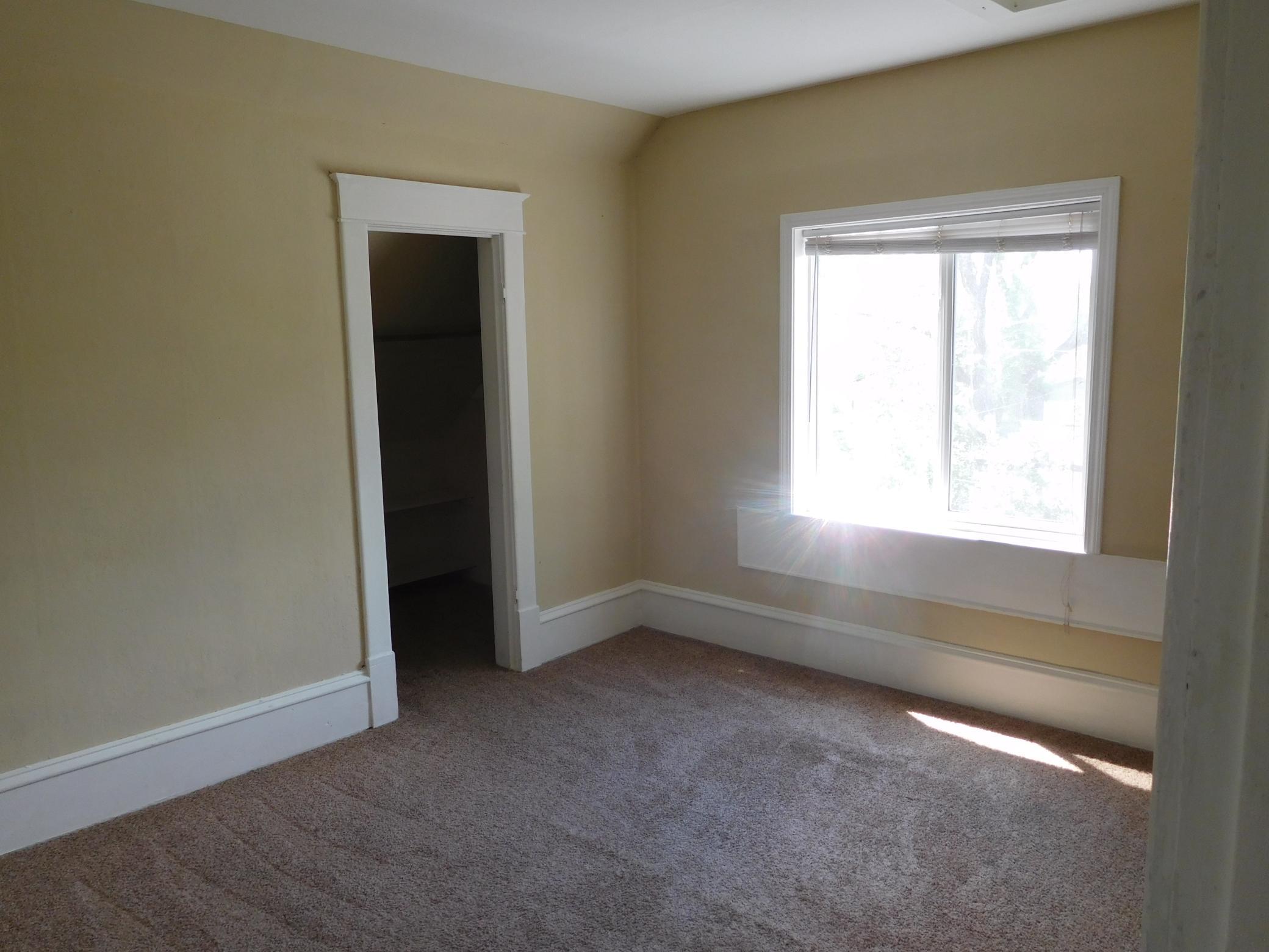 Upstairs Bedroom 3.JPG