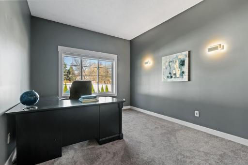 9154 Edinburgh Lane, Woodbury, MN 55125