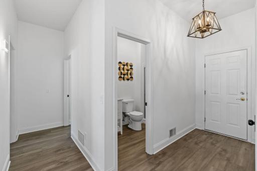 9154 Edinburgh Lane, Woodbury, MN 55125