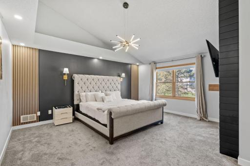 9154 Edinburgh Lane, Woodbury, MN 55125