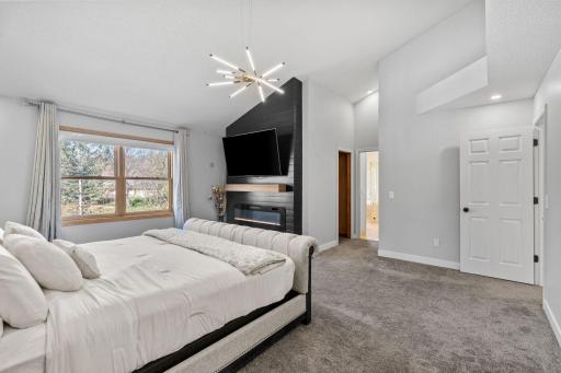 9154 Edinburgh Lane, Woodbury, MN 55125