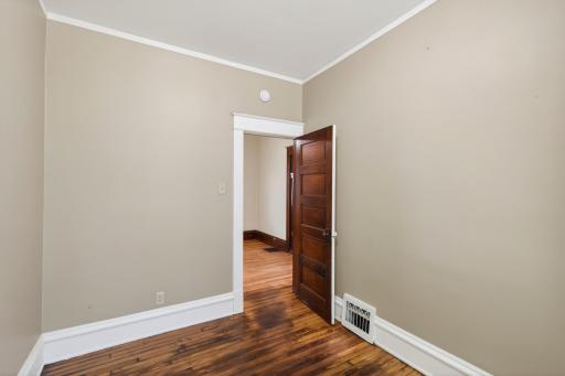 1041 Magnolia Avenue E, Saint Paul, MN 55106