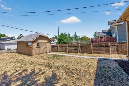 1041 Magnolia Avenue E, Saint Paul, MN 55106