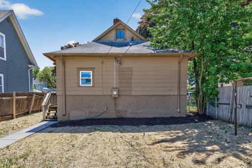 1041 Magnolia Avenue E, Saint Paul, MN 55106