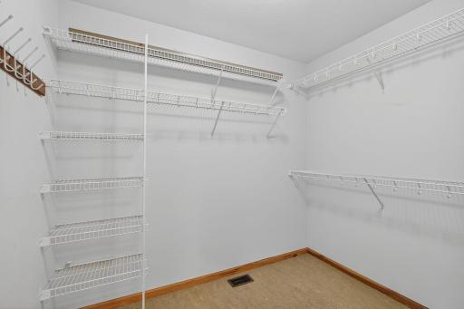 45-web-or-mls-37618 Sugar Maple Ln, Montgomery, MN_0045.jpg